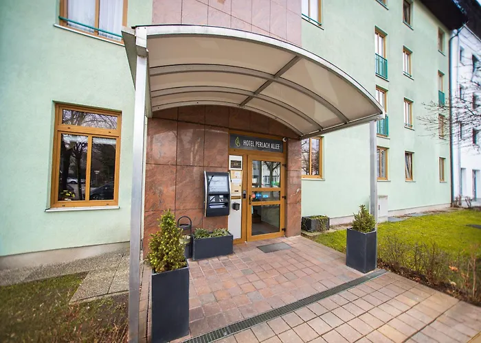 Hotel Perlach Allee by Blattl